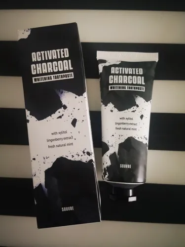 Souvre Black Charcoal Toothpaste with Lingonberry Extract (Czarna pasta z węglem oraz ekstraktem z borówki brusznicy)