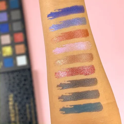 Revolution Pro New Neutral Smoked Eyeshadow Palette (Paleta 18 cieni do powiek) - 2