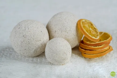 Naturologia Kula do kąpieli `Pomarańczowo - Goździkowa`