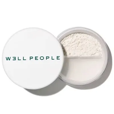 Well People Superpowder, Loose Brightening Powder (Sypki puder rozjaśniający)