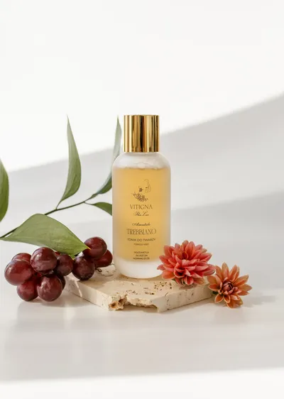 Vitigna SkinLove Rozświetlająco-odżywczy skinimalistyczny tonik kwasowy do twarzy