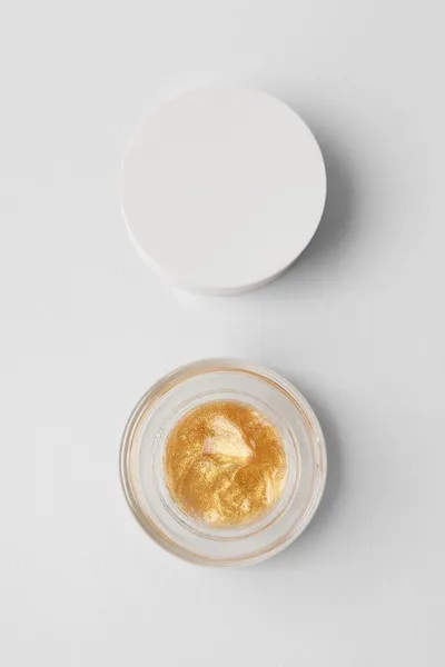 Zara Shimmering Eye Gloss (Błyszczący cień do powiek)