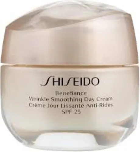 Shiseido Benefiance, Wrinkle Smoothing Day Cream SPF25 (Przeciwzmarszczkowy krem na dzień SPF 25)