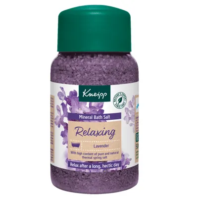 Kneipp Mineral Bath Salt Relaxing Lavender (Mineralna sól do kąpieli z naturalnym olejekiem lawendowym)