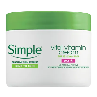 Simple Kind To Skin, Vital Vitamin Day Cream SPF 15 (Multiwitaminowy krem na dzień)