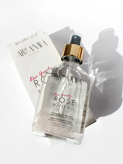 Ari Anwa Skincare Rosenquartz Rossenwasser Spray (Woda różana)