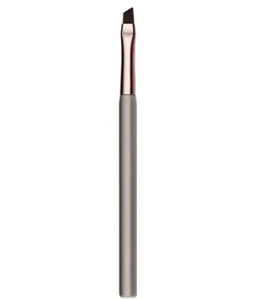 Delilah Angled Liner Brush (Pędzelek do eyelinera)