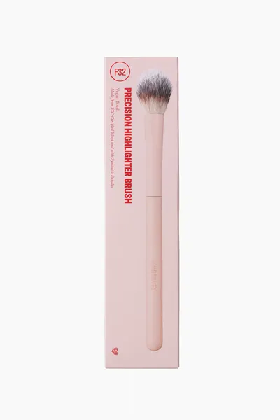 H&M Precision Highlighter Brush, Nr F32 (Pędzel do precyzyjnego nakładania rozświetlacza)