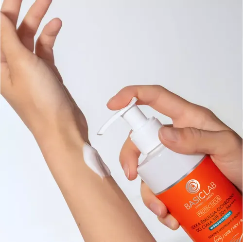 BasicLab Dermocosmetics Protecticus, Lekka emulsja ochronna do ciała SPF 50+ PA++++ - 4