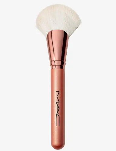 M.A.C. Bronzer Fun Brush 143S (Pędzel do bronzera)